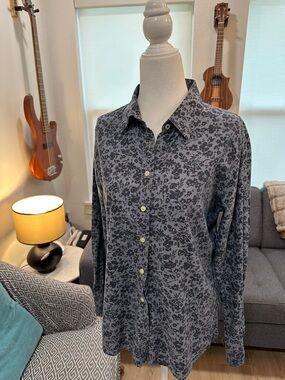 Banana Republic Soft Gray Floral Button-Up Shirt